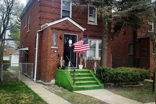 10529 S Eberhart Ave, Chicago, IL 60628 - Photo 2
