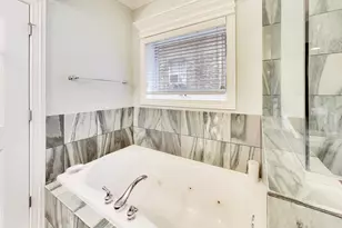 5526 N Winthrop Ave, Chicago, IL 60640 - Photo 22