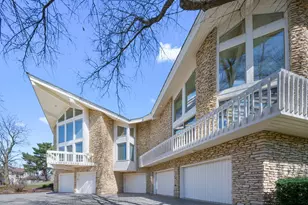 1916 Midwest Club Pkwy, Oak Brook, IL 60523 - Photo 2