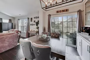 2325 Georgetown Cir, Aurora, IL 60503 - Photo 10