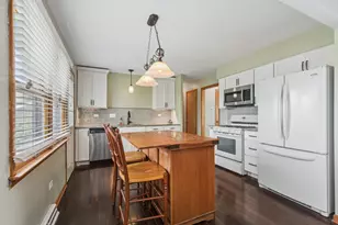 1259 Heather Rd, Homewood, IL 60430 - Photo 8