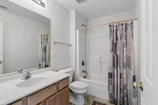 24 Village Station Ln, Grayslake, IL 60030 - Photo 14