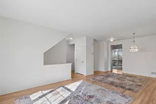 24 Village Station Ln, Grayslake, IL 60030 - Photo 6