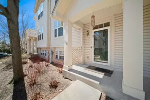 1142 Georgetown Way, Vernon Hills, IL 60061 - Photo 4