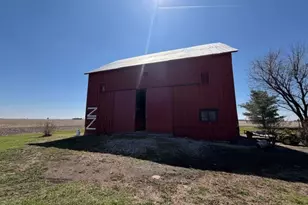 915 E Emery Rd, Maroa, IL 61756 - Photo 30