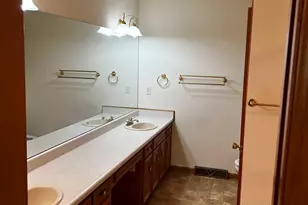 3051 Fairway Oaks Dr, Dekalb, IL 60115 - Photo 14