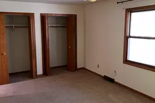 3051 Fairway Oaks Dr, Dekalb, IL 60115 - Photo 8