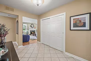 1714 Park Dr, Schaumburg, IL 60194 - Photo 2