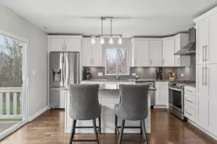 2779 Woodmere Dr, Darien, IL 60561 - Photo 8