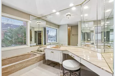 19 Landmark Avenue #19, Northfield, IL 60093 - Photo 26