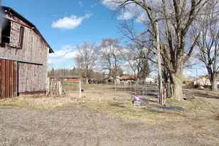 1982 N Meridian Rd, Rockford, IL 61101 - Photo 12