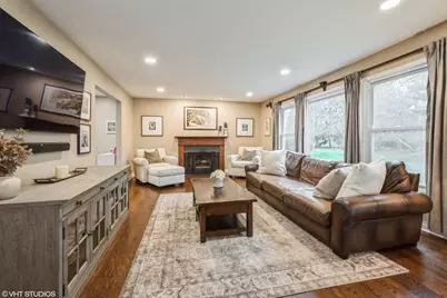 6695 Foxworth Lane, Gurnee, IL 60031 - Photo 8