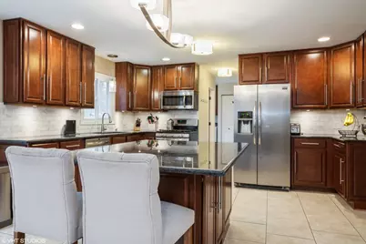 6695 Foxworth Lane, Gurnee, IL 60031 - Photo 6