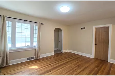 417 S Lewis Avenue, Waukegan, IL 60085 - Photo 4