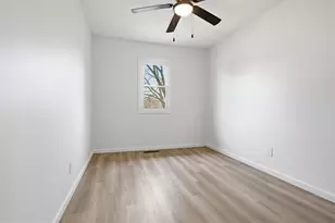 1305 Bancroft Dr, Bloomington, IL 61704 - Photo 14