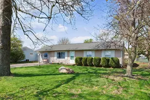 408 E Benham St, Tolono, IL 61880 - Photo 4