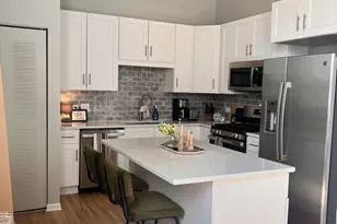 758 N Larrabee St, Chicago, IL 60654 - Photo 2