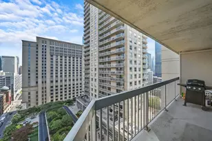 [Address not provided], Chicago, IL 60654 - Photo 4
