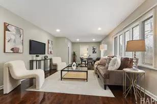 75 Carthage Ln, Hoffman Estates, IL 60169 - Photo 2