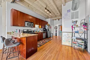 809 E 40th St, Chicago, IL 60653 - Photo 6