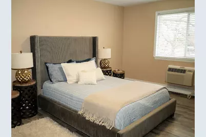 1056 N Mill Street #304, Naperville, IL 60563 - Photo 10