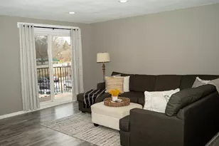 1056 N Mill St, Naperville, IL 60563 - Photo 2