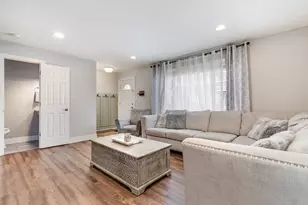 1240 N Boxwood Dr, Mount Prospect, IL 60056 - Photo 14