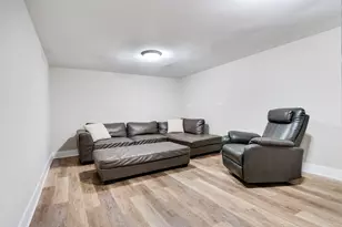 1240 N Boxwood Dr, Mount Prospect, IL 60056 - Photo 26