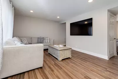 1240 N Boxwood Drive, Mount Prospect, IL 60056 - Photo 16