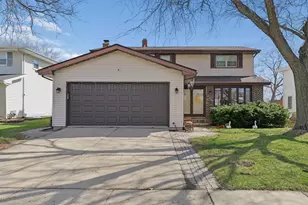 861 Boone Dr, Carol Stream, IL 60188 - Photo 2