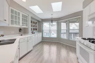 353 Satinwood Ct S, Buffalo Grove, IL 60089 - Photo 8