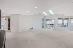 353 Satinwood Ct S, Buffalo Grove, IL 60089 - Photo 6