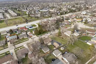 25 McCabe Dr, Streamwood, IL 60107 - Photo 6