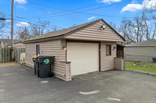 25 McCabe Dr, Streamwood, IL 60107 - Photo 32