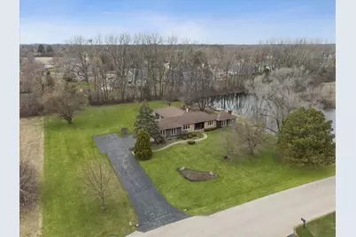 7517 Pheasant Drive, Lakewood, IL 60014 - Photo 2