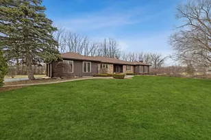 7517 Pheasant Dr, Lakewood, IL 60014 - Photo 2