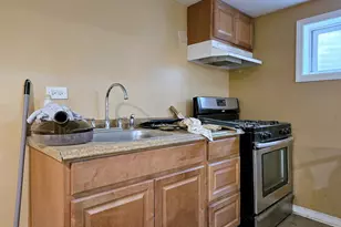 357 N Pioneer Dr, Addison, IL 60101 - Photo 18