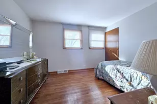 357 N Pioneer Dr, Addison, IL 60101 - Photo 12