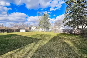 357 N Pioneer Dr, Addison, IL 60101 - Photo 24