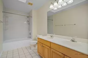 251 Lenox Ln, Mundelein, IL 60060 - Photo 32