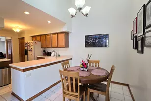 439 W Auburn Woods Ct, Palatine, IL 60067 - Photo 8