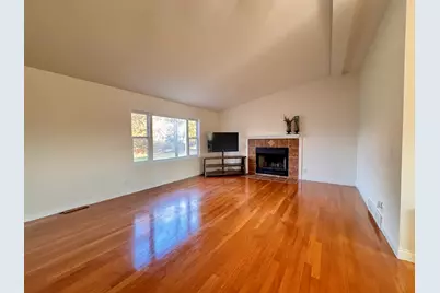 406 N Clover Court, Dixon, IL 61021 - Photo 2