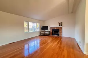 406 N Clover Ct, Dixon, IL 61021 - Photo 2