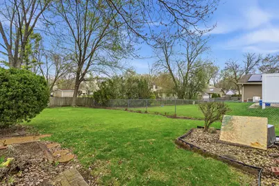 1640 E Andover Drive, Hanover Park, IL 60133 - Photo 2