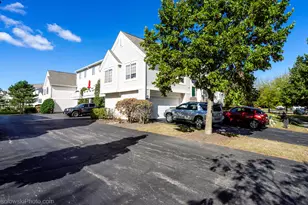 644 S Rosehall Ln, Round Lake, IL 60073 - Photo 32