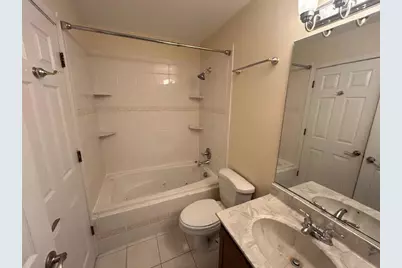 134 Heritage Court, Gurnee, IL 60031 - Photo 10