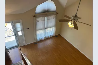 134 Heritage Court, Gurnee, IL 60031 - Photo 4