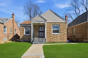 9553 S Greenwood Ave, Chicago, IL 60628 - Photo 2
