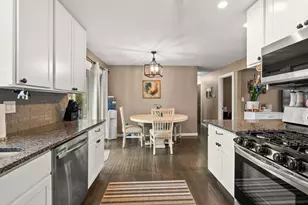 24024 S Volbrecht Rd, Crete, IL 60417 - Photo 8