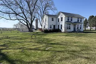 19381 Luther Rd, Sterling, IL 61081 - Photo 12